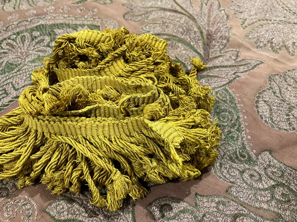 Borla de bucle amarillo vibrante Chartreuse borde de flecos - 2 piezas (32" y 28") - 2,5" Foto 2 de 4