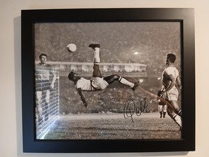 Pele 23x19 Signed Photo Framed!! PSA/DNA COA! Famous Bicycle Kick!