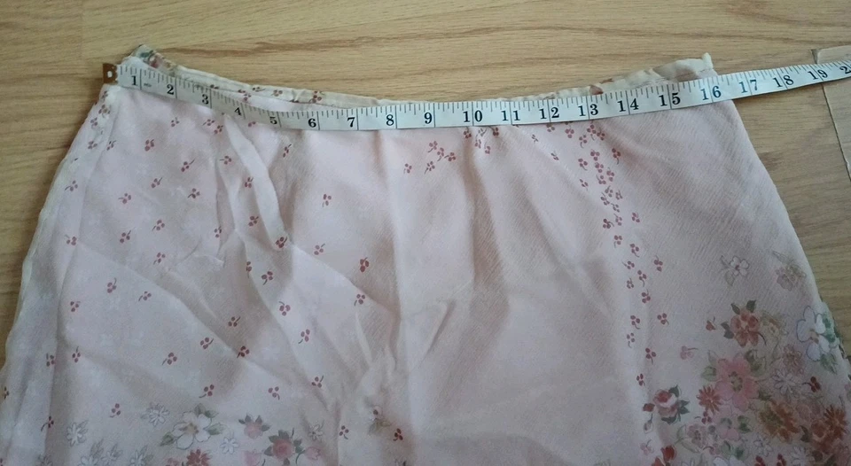 Ronit Zilkha 100% Silk Pink Floral Ladies Dipped Hem Skirt UK 14, W32 - Image 4 of 4