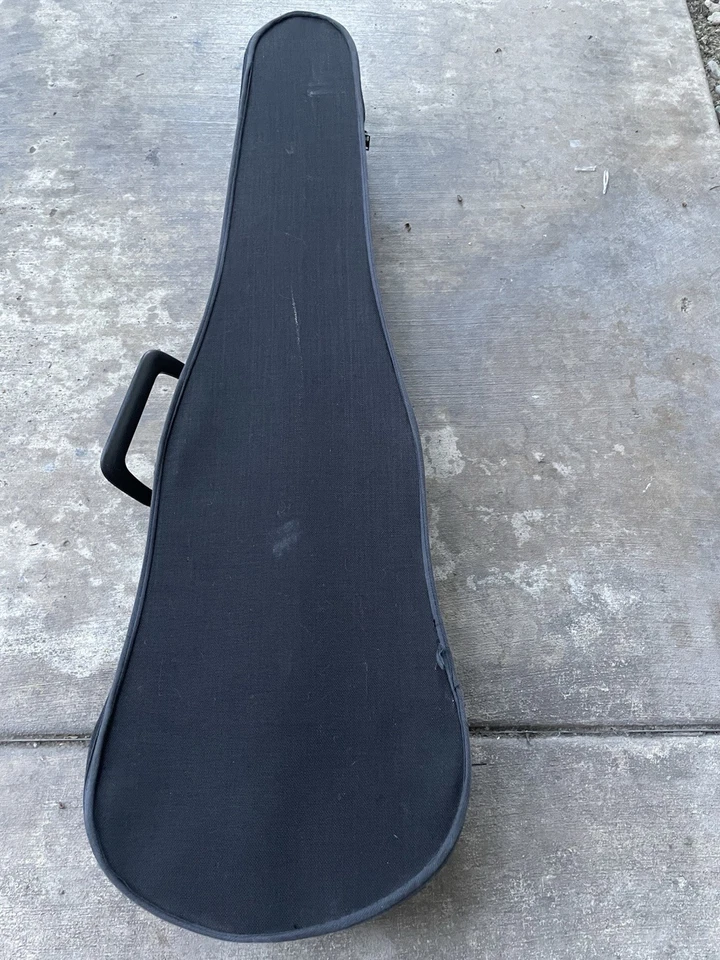 Strunal Model V40 4/4 Violin With Hard Case ,Bow, Made In Luby Czech Republic - Image 4 of 4