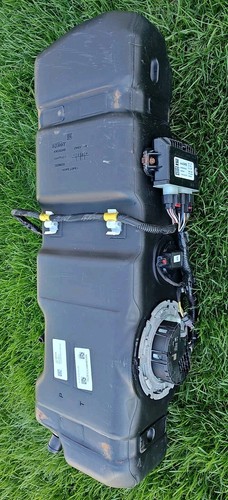 2017-19 GM 2500-3500 DEF Tank Assembly w/Pump And Module Duramax LP5, 65k Miles 
