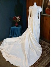AA Dreammaker Wedding Dress Size 10 Ivory Satin Cathedral Train 37