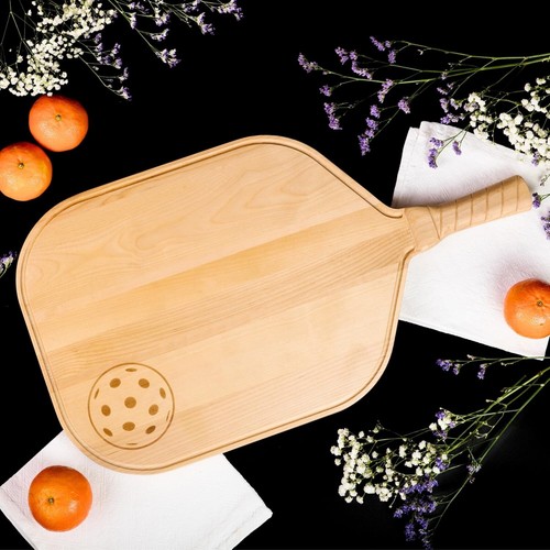 Pickleball Charcuterie Board - Birkenholz in Paddelform für stilvolle Unterhaltung - Bild 4 von 11