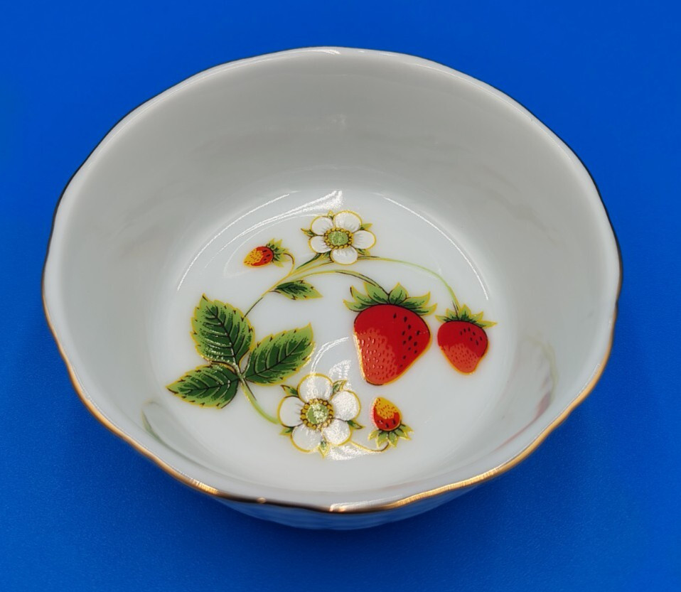 Vintage John Wagner & Sons Strawberry Basket Weave Small Bowl Ivyland PA Japan