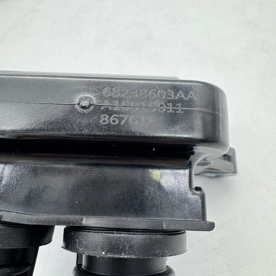 Lot De 8 Bobines D'allumage Mopar D'origine Pour Moteur HEMI 5.7L / 6.4L - Réf. 68238603AA - Occasion Nettoyées