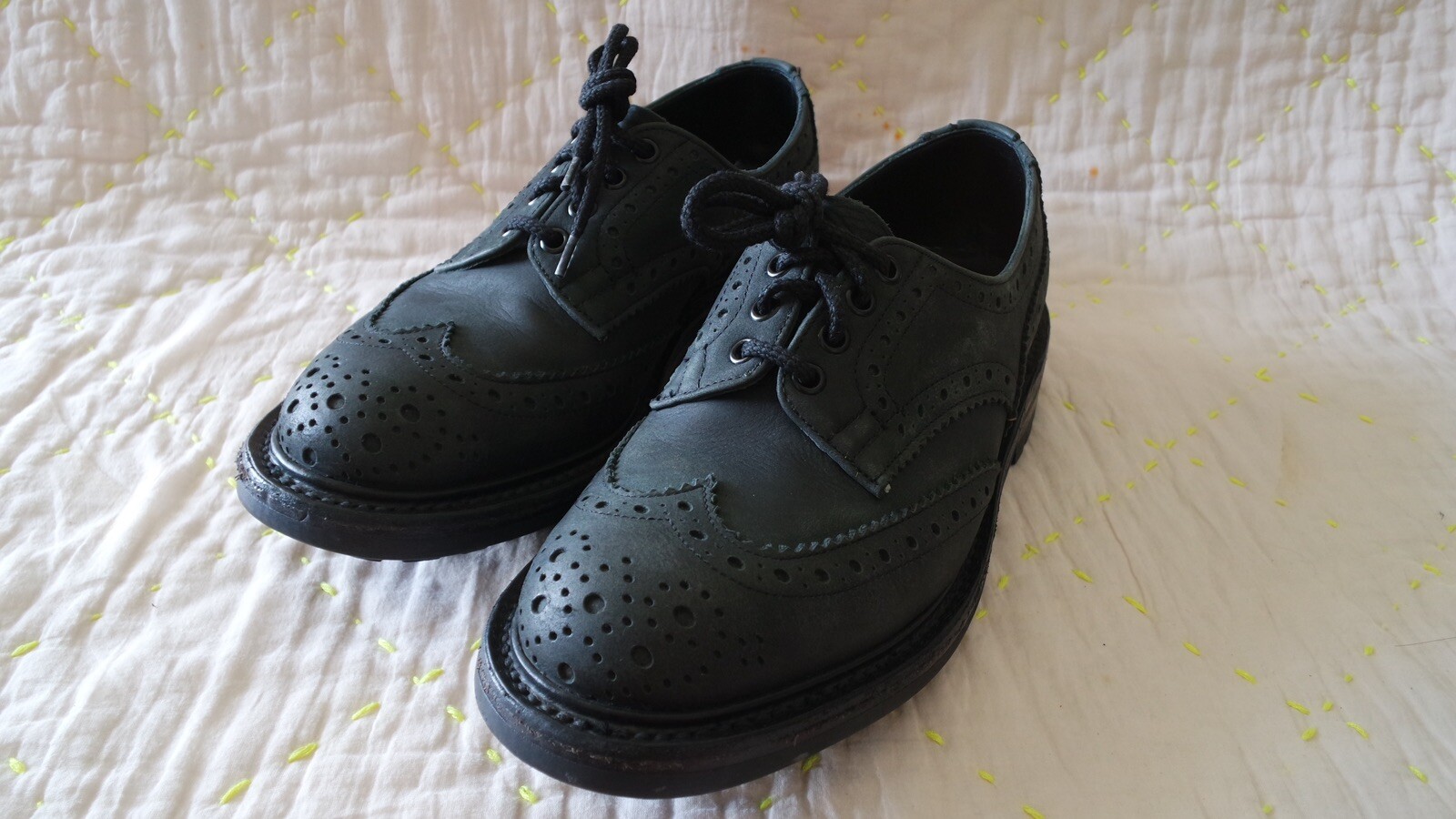 Trickers Bourton - image 1