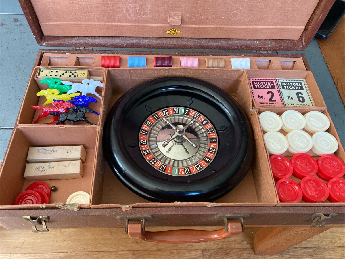 Original Vintage LOWE N.Y. Suitcase Casino Game Set W/ Bakelite
