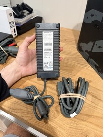 Xbox 360 Elite Call Of Duty: Modern Warfare  2 Limited Edition AV Work Not HDMI