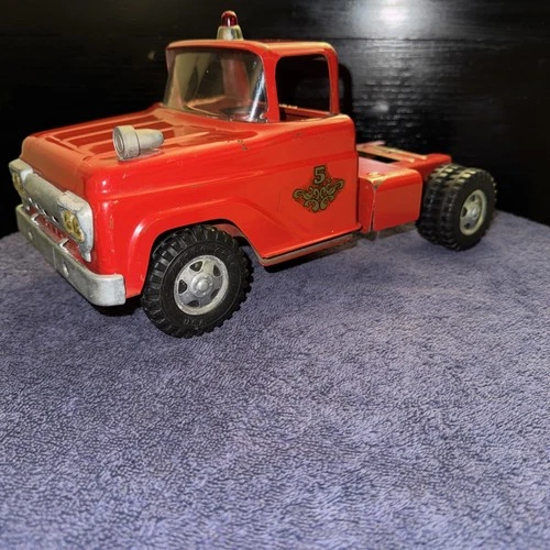 VINTAGE 1950’s 1960’s TONKA FIRE TRUCK SEMI CAB RED NO.5 ORIGINAL PAINT , DECALS