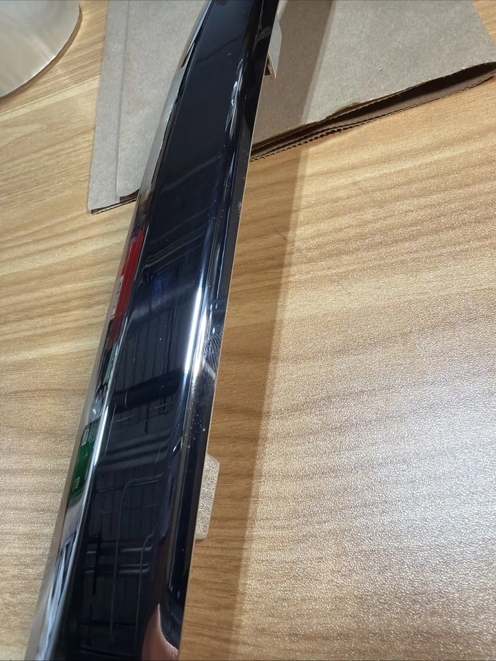 Moldura de acabamento - Lado traseiro do motorista (LH) - Mopar 5113731AB Dodge Durango 14-16 - Imagem 3 de 4