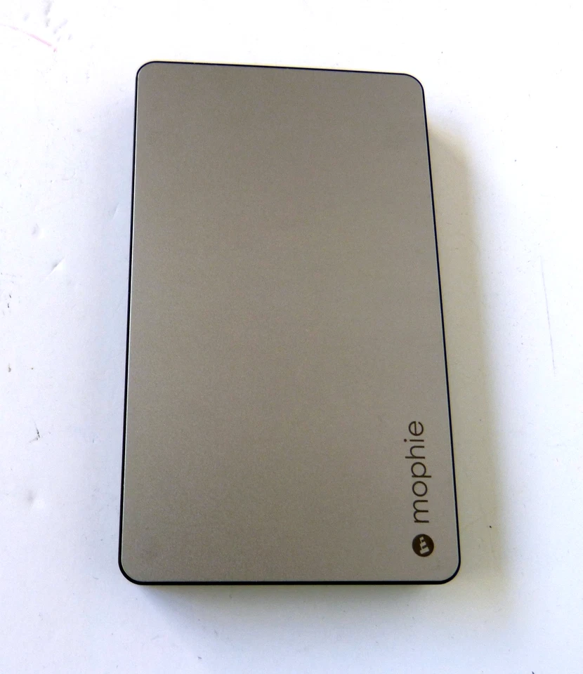 Batería Externa Mophie Powerstation 6.000 Mah 3 Puertos Doble USB y C Foto 3 de 4