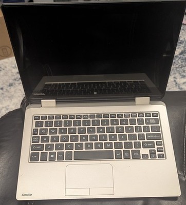 Toshiba Satellite Radius 11 L15W B1302 Celeron N2840 4GB No HDD Tested