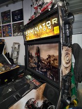 RAW THRILLS TERMINATOR SALVATION 42" 2 PLAYER SHOOTING ARCADE GAME