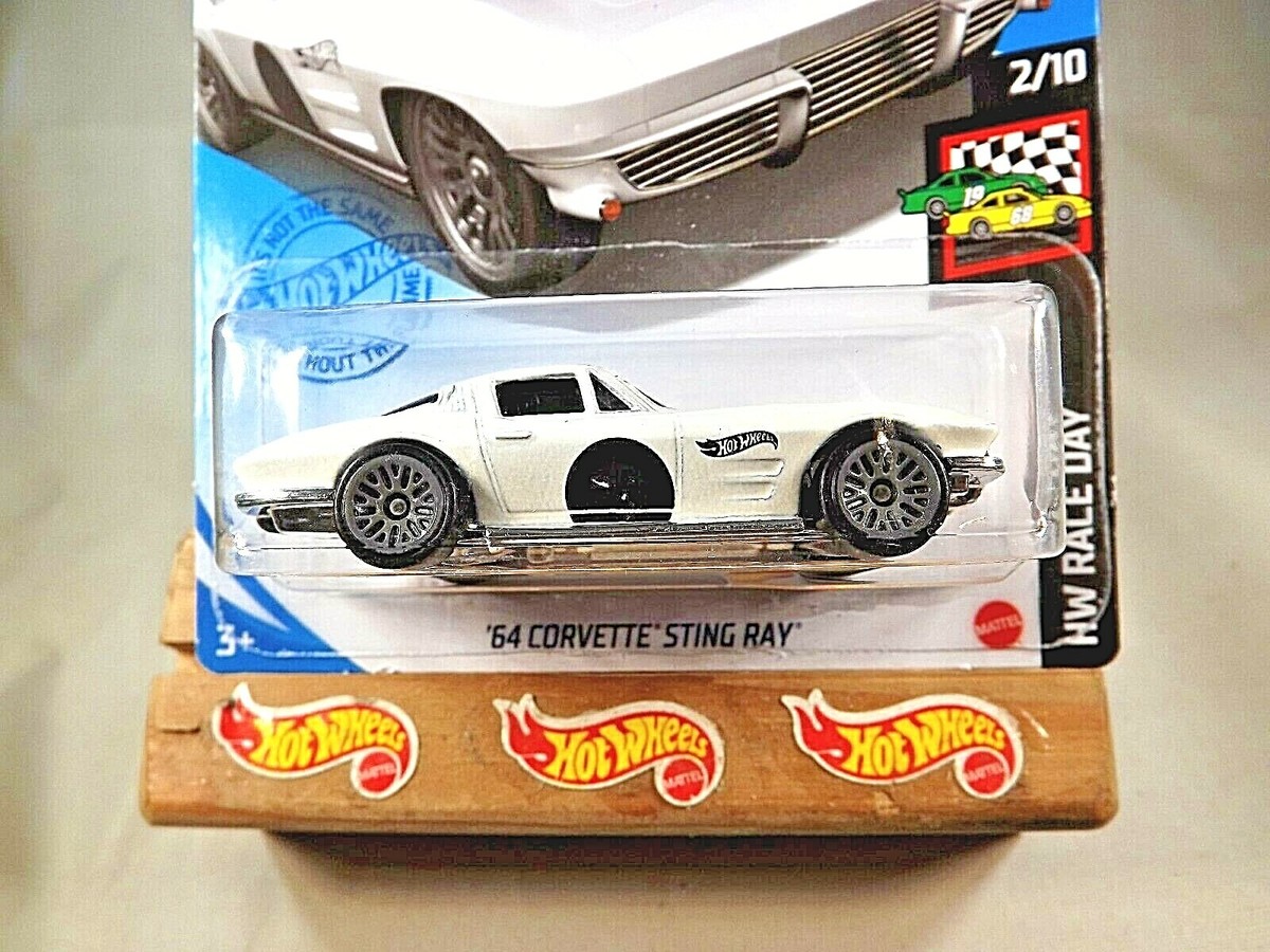 2021 Hot Wheels #10 HW Race Day 2/10 '64 CORVETTE STING RAY White