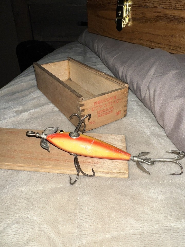 Vintage Heddon Fishing Lure In Correct Wood Box ! Antique Fishing Lure