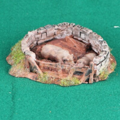 3 Pig Pens