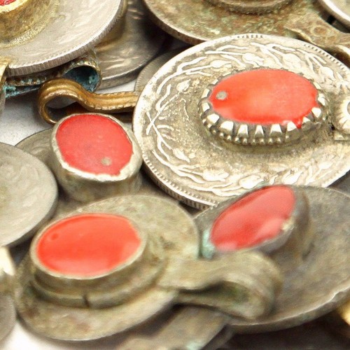 40 echte Schmuckmünzen Tribal Bauchtanz Kuchi Stamm - Farbe ROT - Bild 4 von 5