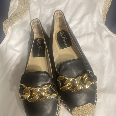 Forever Women s Slip-On Leather Flats Chain Accent Closed Toe Black/Gold 7.5