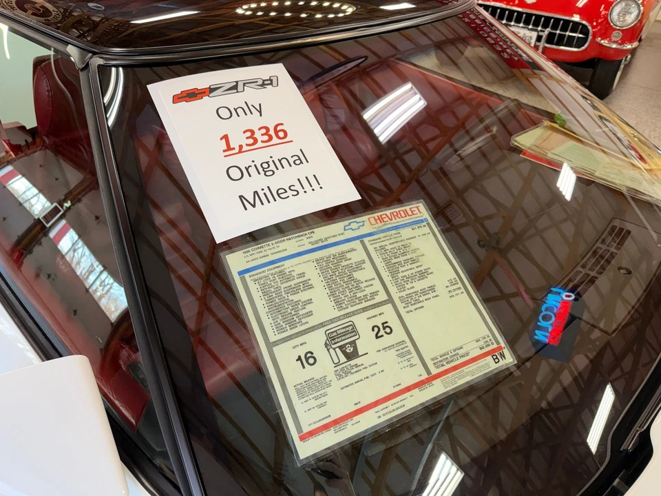 Chevrolet Corvette ZR1 1990 ¡solo 1.336 millas originales desde nuevo! Blanco/Rojo 6 velocidades Foto 2 de 4