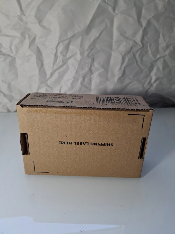 Chevy Nova SS Yenko Spectraflame 1972 exclusivo de Hot Wheels RLC púrpura en mano Foto 3 de 4