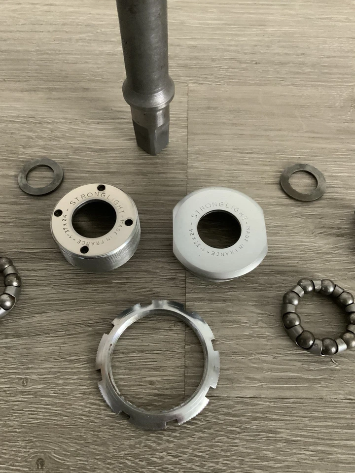 STRONGLIGHT COMPETITION BOTTOM BRACKET BRITISH THREADED 68-118 MM - Image 2 of 4