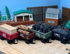 Tren góndola ferroviario de madera con carga hecho a medida para Thomas Train