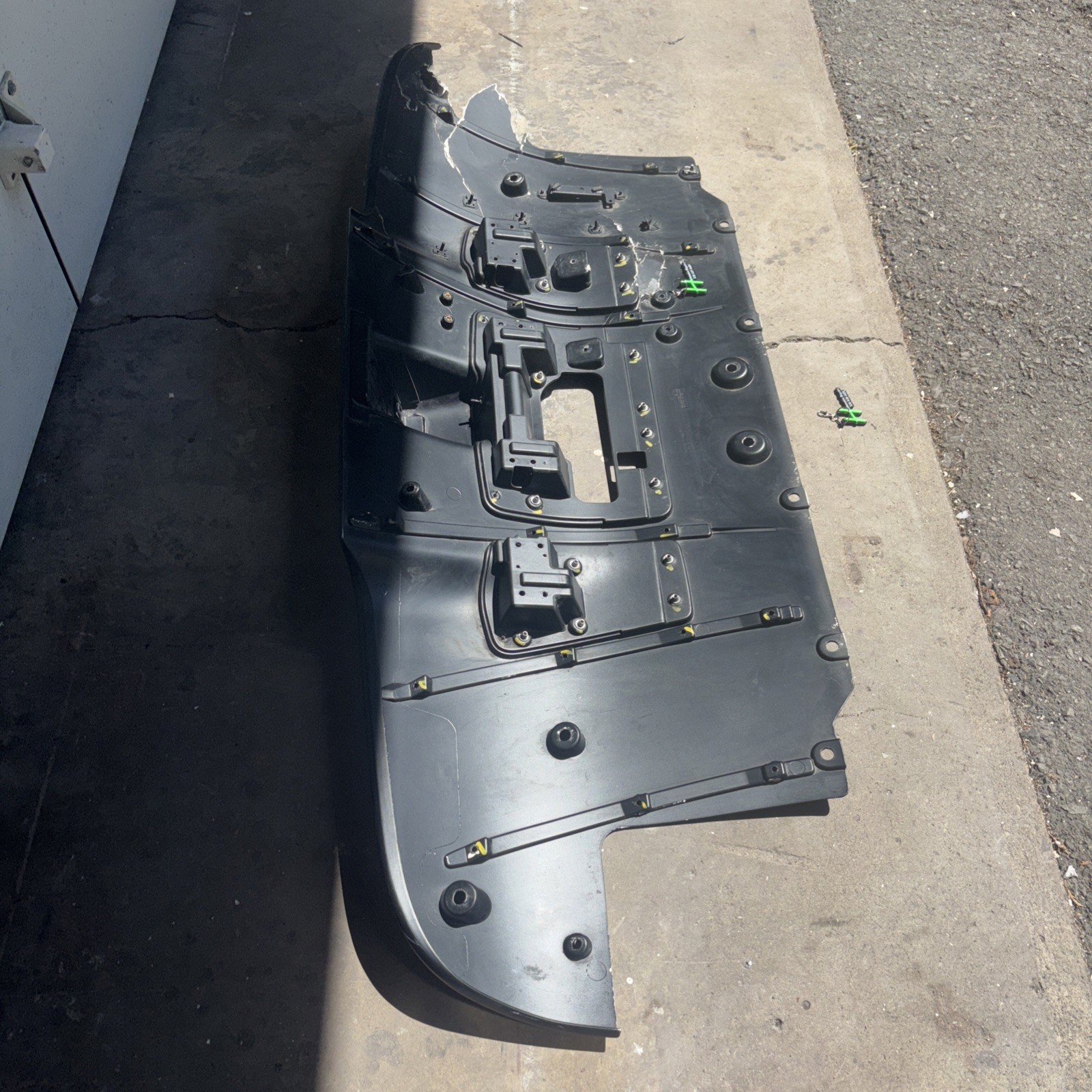 ✅ OEM Ferrari 488 GTB Rear Lower Diffuser Valance – Used & Damaged, Repairable 