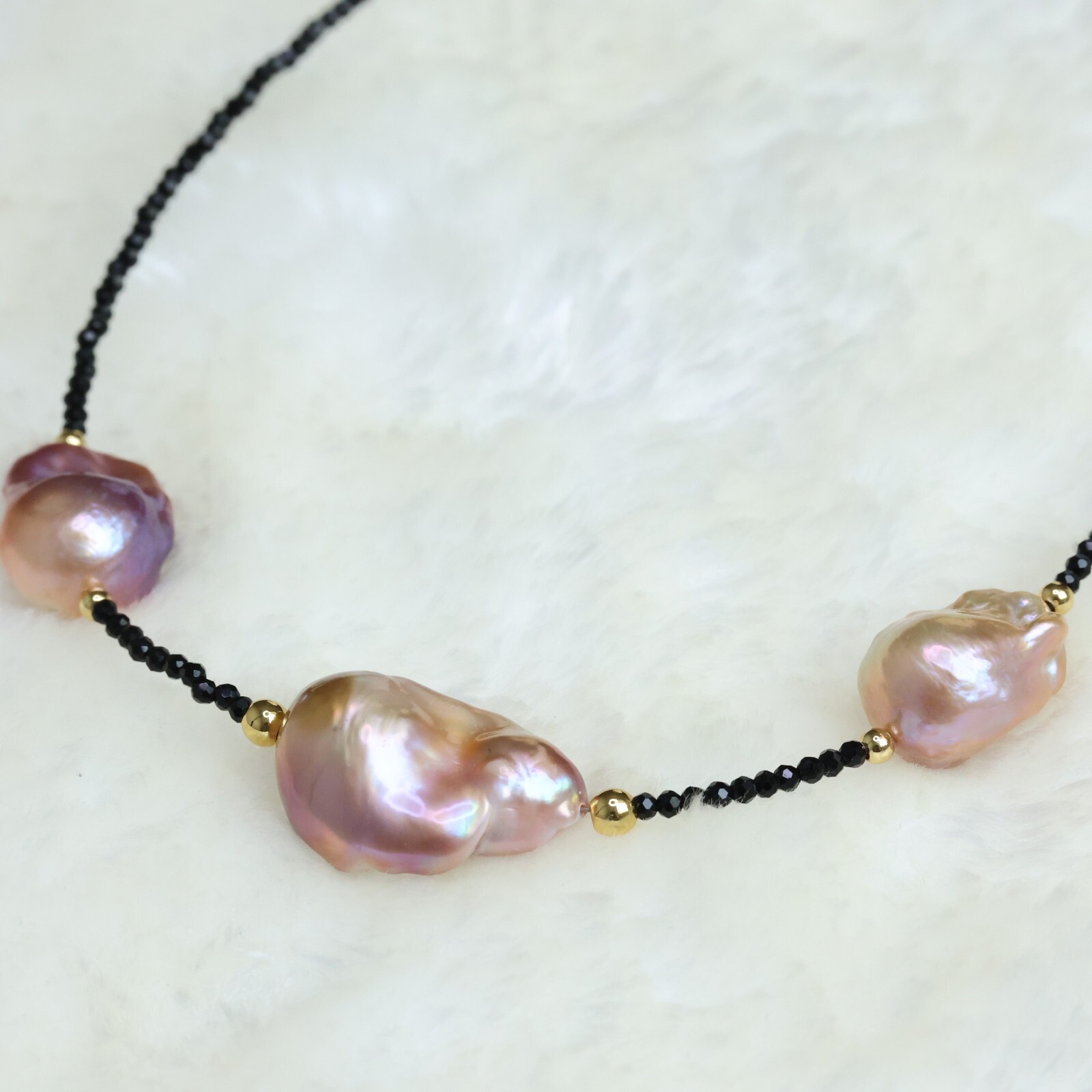 Collier perle de culture baroque et spinelle 2231 pour sublimer vos soirées