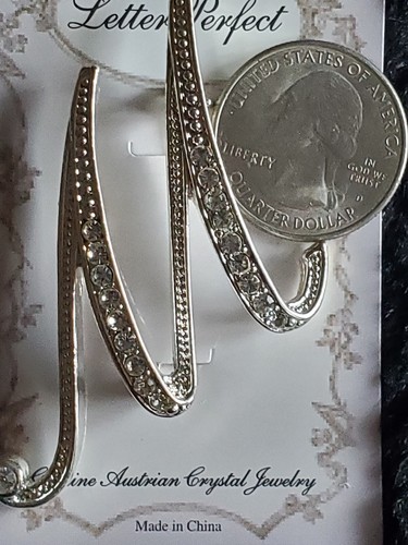 Elegant/Dazzling - Austrian Crystal Silver Tone Cursive Initial Letter Brooches - Picture 42 of 61