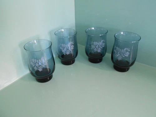 4 Pfaltzgraff Yorktowne Blue Etched 12 Oz Glass Footed Tumblers 1 set of 2 NOS