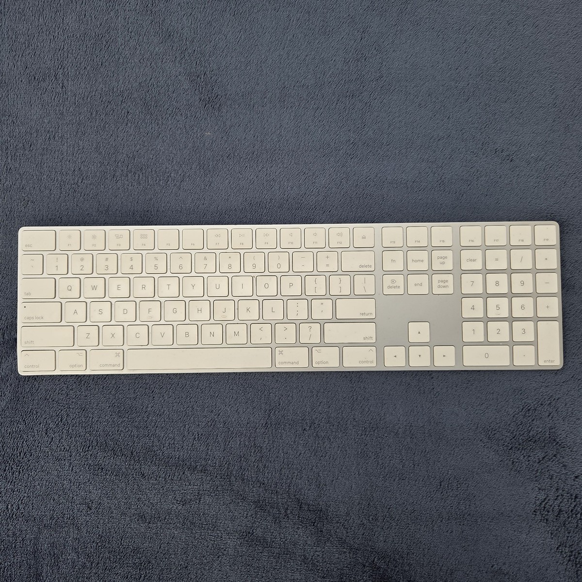 Apple MAC Magic Keyboard w/ Numeric Keypad Wireless model A1843