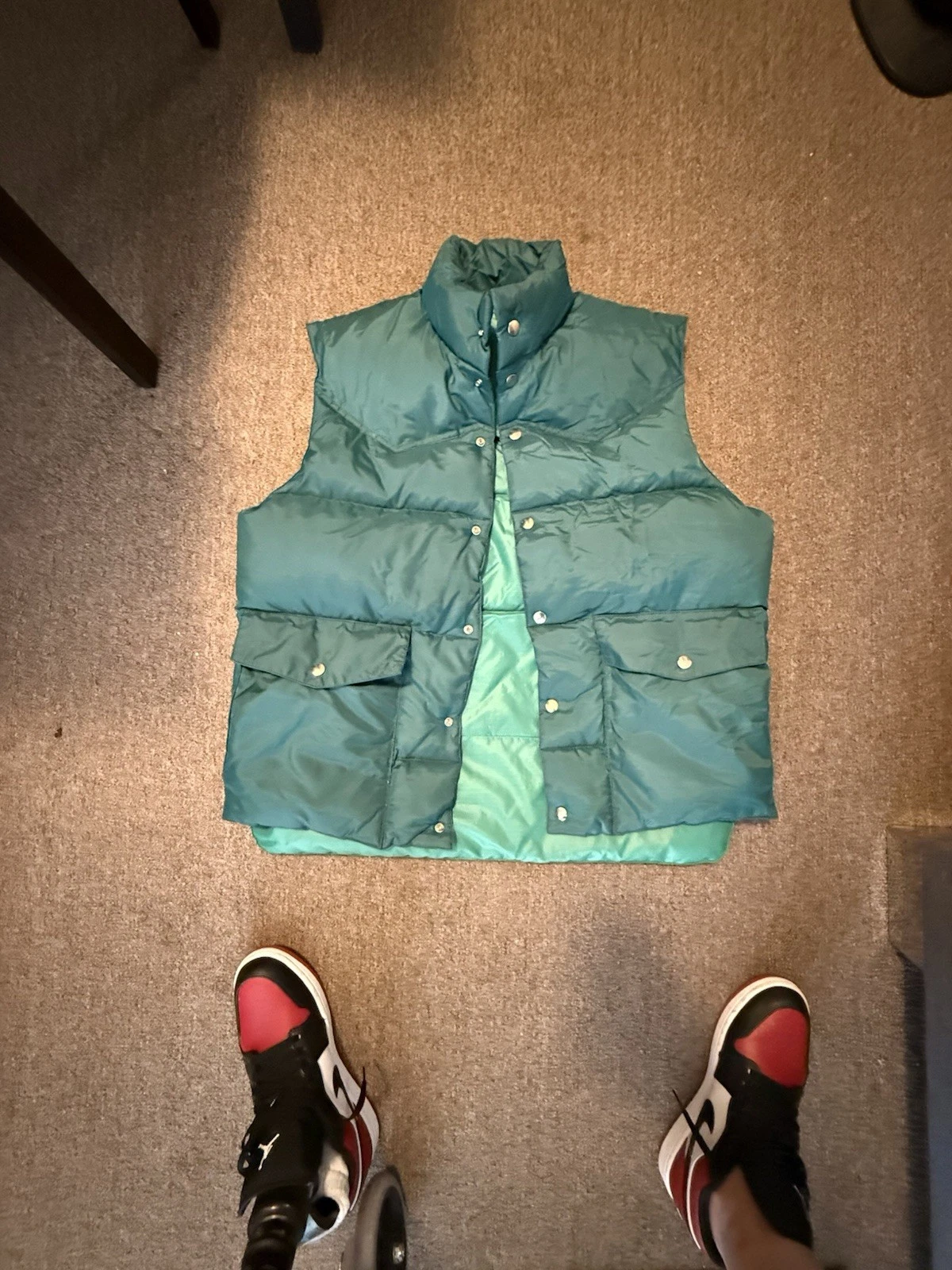 Vintage Nylon Green Luxury Puffer Vest Stand-Up Collar Pocketed Size L Arcteryx