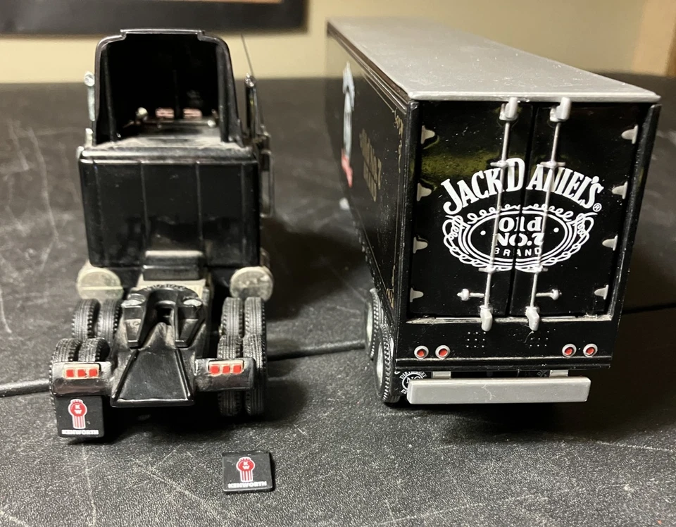 1:58 Matchbox Dinky Kenworth W900 Jack Daniels Truck & Trailer Diecast DYM37904 - Image 3 of 4
