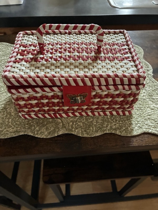 VINTAGE SEWING BASKET RED WHITE WOVEN PLASTIC FULL NEEDLES THREADS NICE GUC