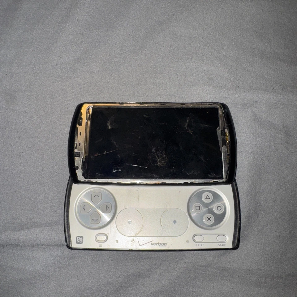 Sony Ericsson Xperia PLAY CDMA - 512 MB - Blue ** parts only ** - Image 2 of 4