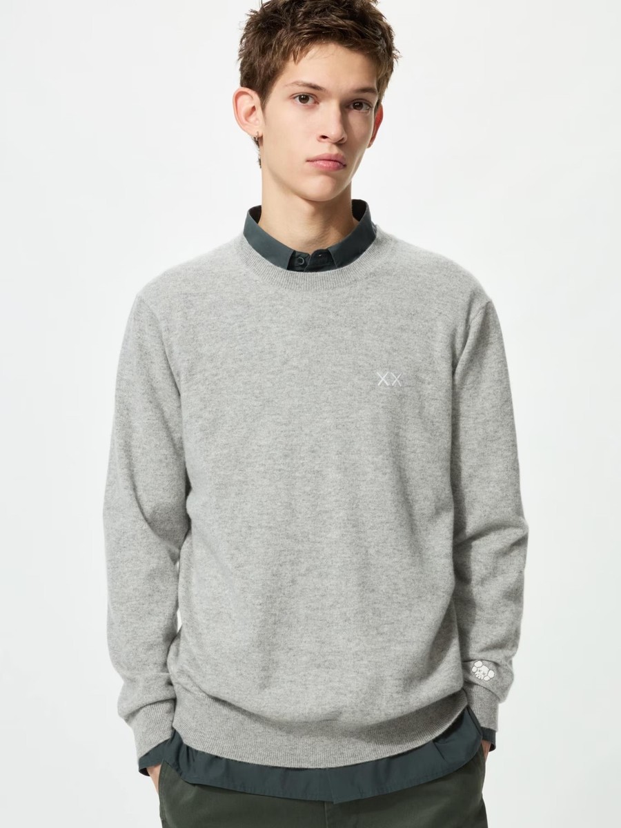 ユニクロ　カウズコラボ　KAWS x WINTER ニット セーター M KAWS WINTER x UNIQLO Cashmere Crew Neck Sweater 3 colors New Japan