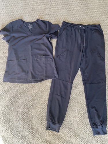 Womens Beyond Scrubs Set Joggers size 
