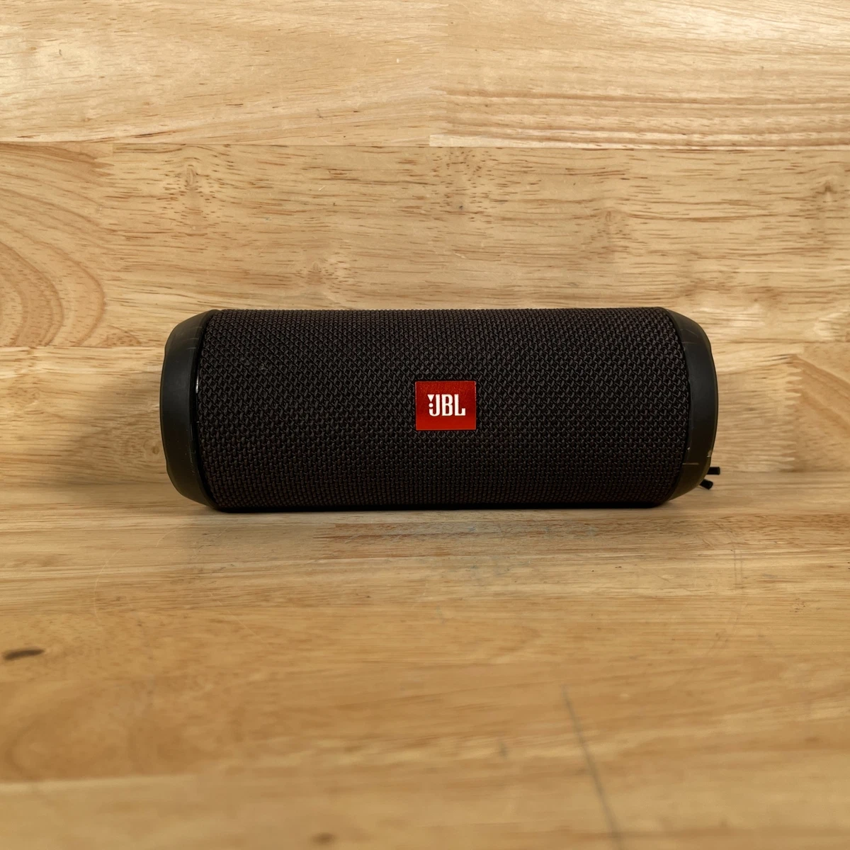 JBL Flip 4 Black Wireless Bluetooth Rechargeable USB/AUX Portable Audio Speaker