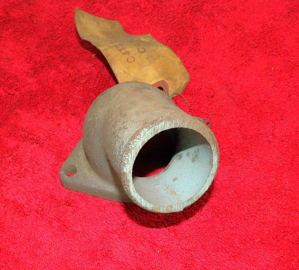 64-72 Ford F100 F250 F350 NOS 352 330 361 391 THERMOSTAT HOUSING WATER CONNECTOR - Image 3 of 4