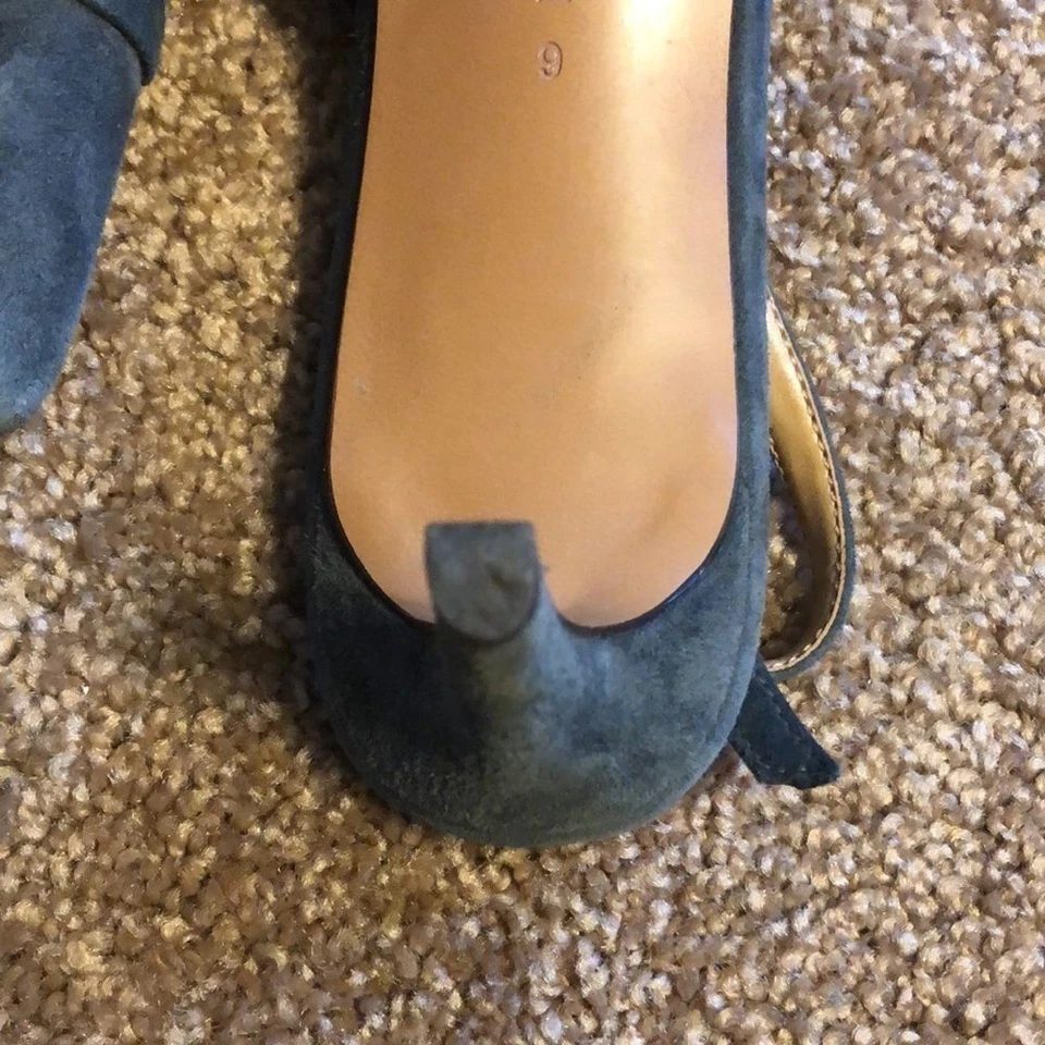 Tacones de gatito de gamuza Banana Republic talla 9 Foto 4 de 4