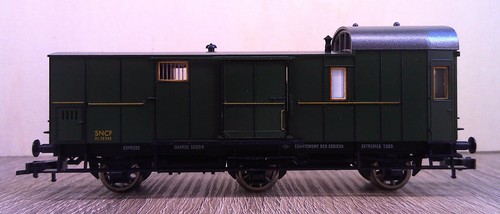 Fleischmann 5695 Gepäckwagen SNCF, neuw./TOP Zustand OVP | Condition: Gebraucht