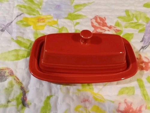 Fiesta Homer Laughlin HLC Fiestaware USA Red Scarlet Covered Butter Dish Read de