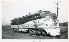 VINTAGE B&W RAILROAD PHOTO C&O PERE MARQUETTE RAILWAY 107 MICHIGAN EMD E7A