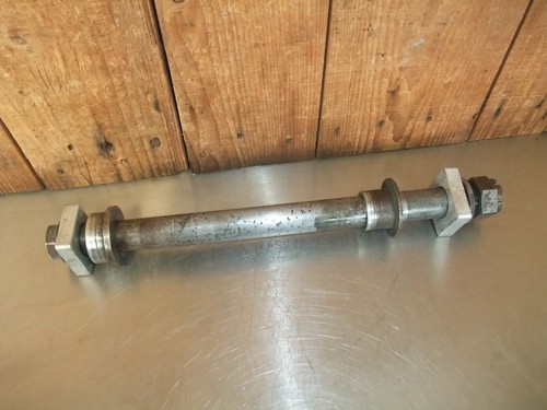 Kawasaki ZX9R B4 1997 - 1994 bis 1998 Hinterrad Spindel Achse sehr guter Zustand #177