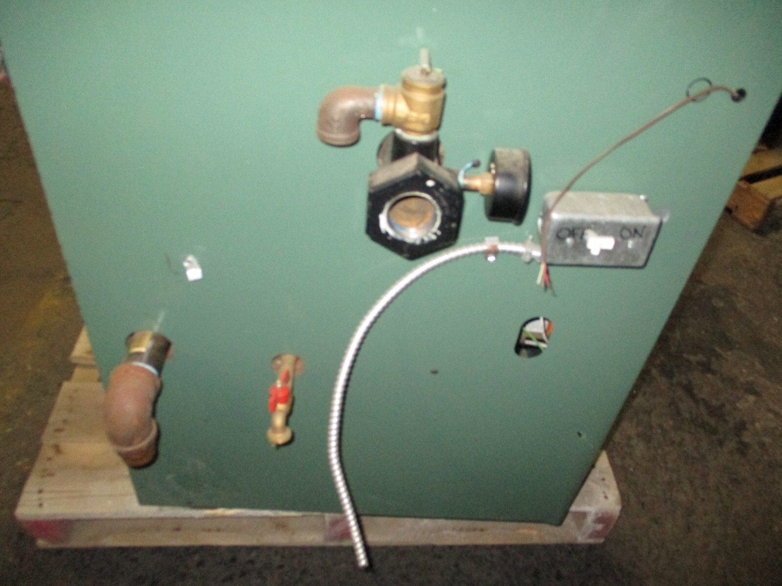 New Yorker Boiler Co. Natural Gas Boiler CG80ENL Input 245MBH 120V