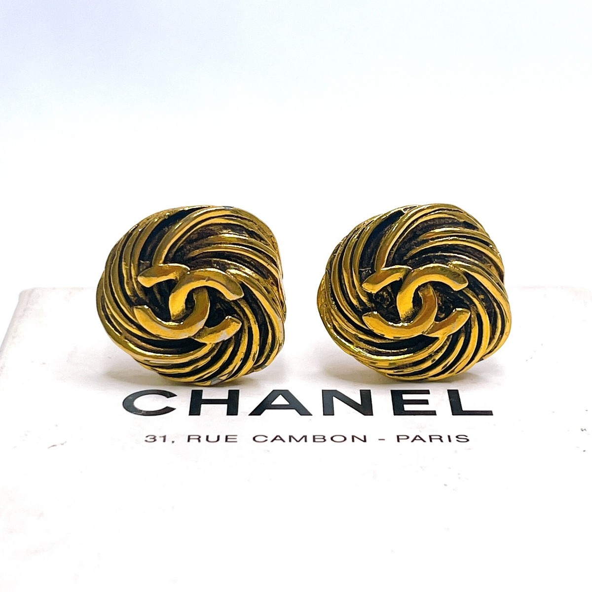 シャネルアクセサリー CHANEL signed 2223 Earrings Coco CC logo Gold-tone Classic