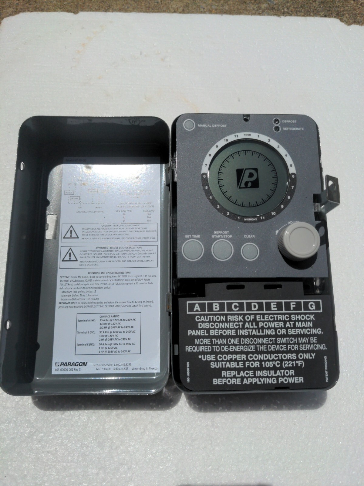 PARAGON 9145-00 120/208-240V Defrost Timer with Metal Enclosure. Open