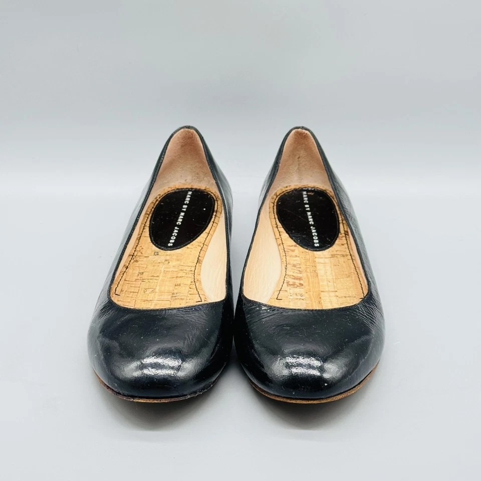 Zapatos planos de ballet Marc by Marc Jacobs para mujer 8,5 charol negro sin cordones Foto 3 de 4