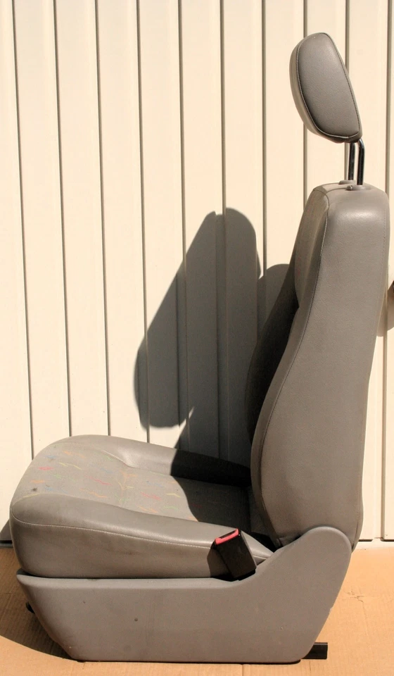 Volkswagen Transporter, Multivan, Caravelle T5 Beifahrer Sitz 7H0 881 303 E  - Bild 2 von 4