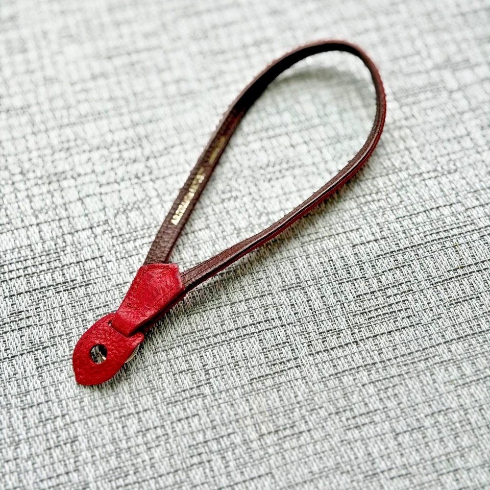 Artisan & Artist - ACAM 290 - Leather Camera Hand Strap (Red), JAPAN MADE - Image 2 of 4